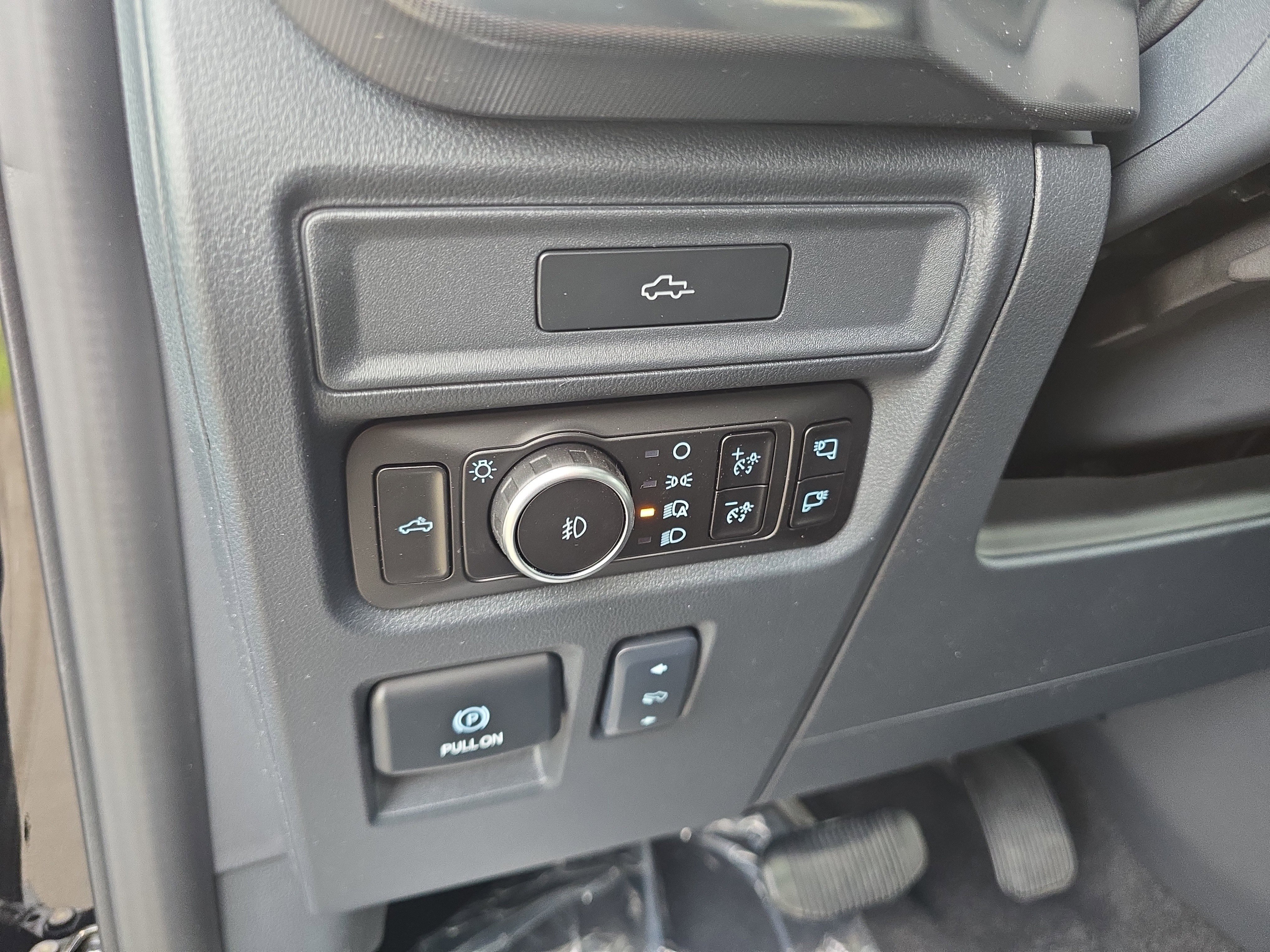 New 2026 Agate Black Metallic Ford Lariat® image 17