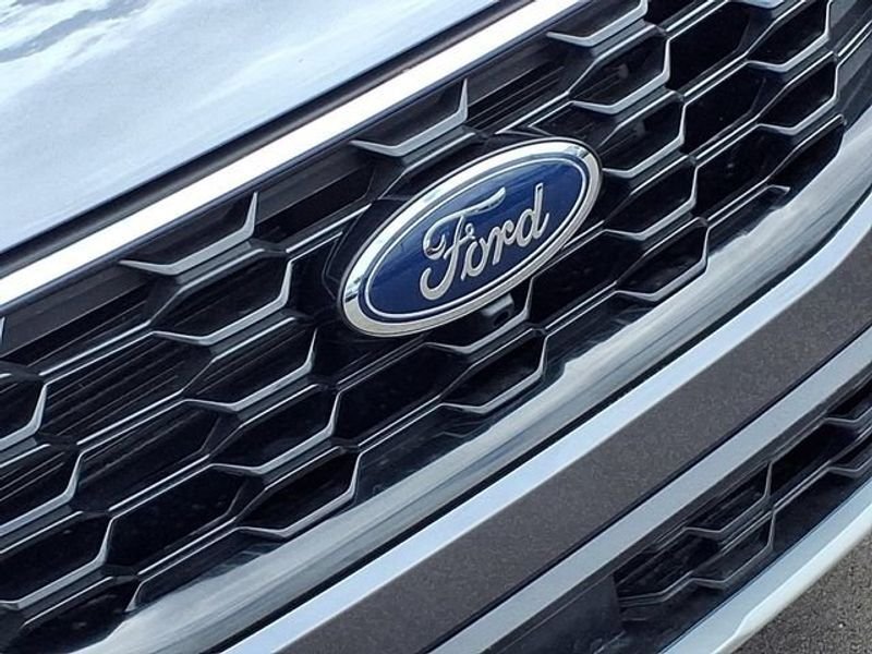 Used 2025 Gray Ford ST-Line Select image 11