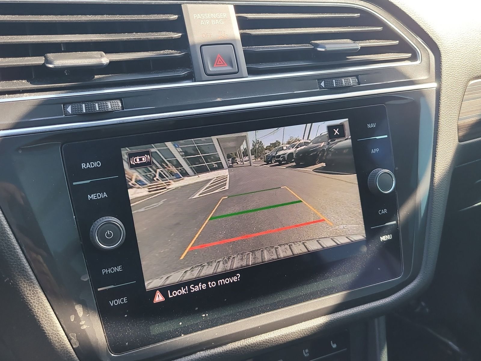 2022 Volkswagen Tiguan SEL R-LINE - Photo 25