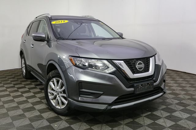 Used 2019 Gray Nissan SV image 3