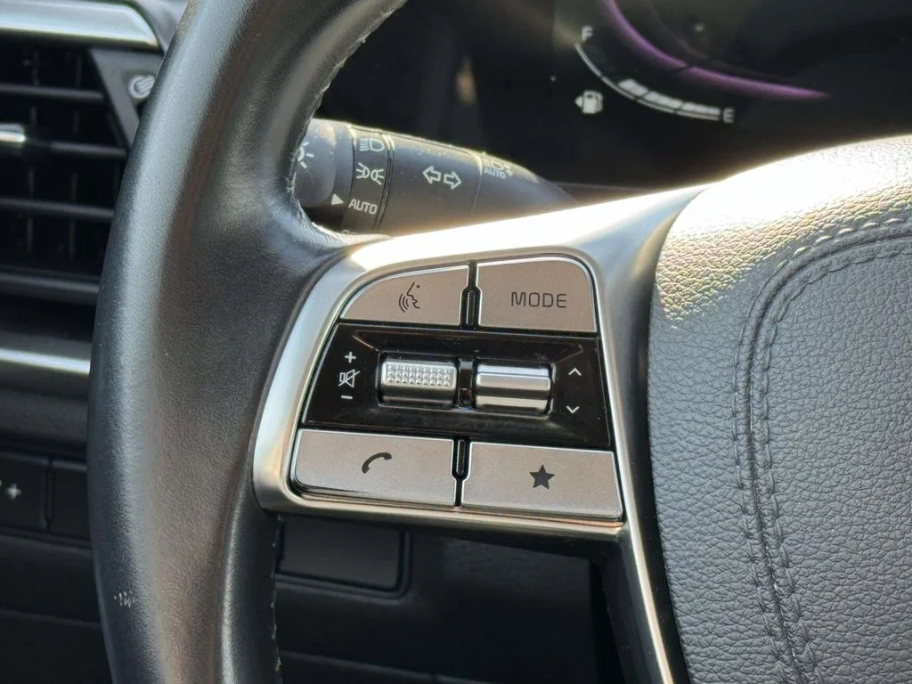 Used 2023 Black Kia S image 23