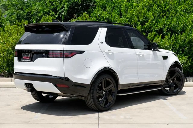 Used 2025 White Land Rover Dynamic SE image 13