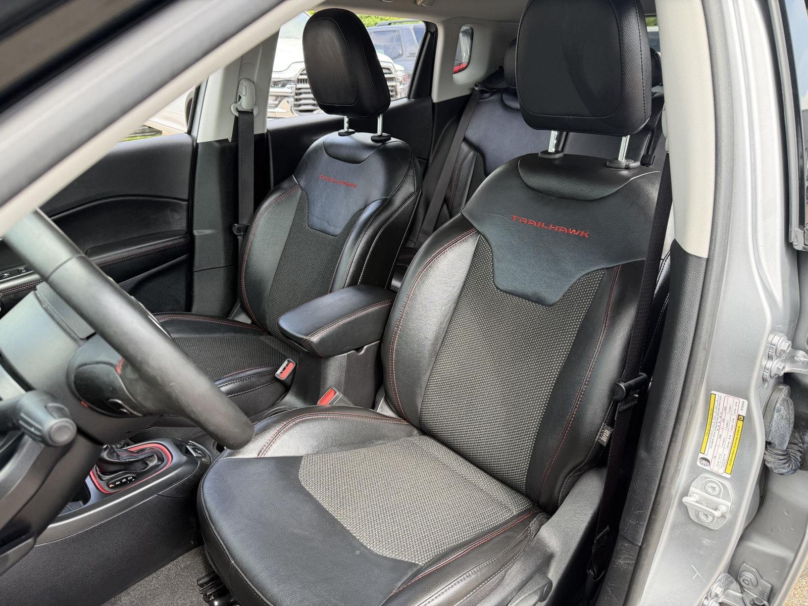 Used 2021 Billet Silver Metallic Clearcoat Jeep Trailhawk image 16