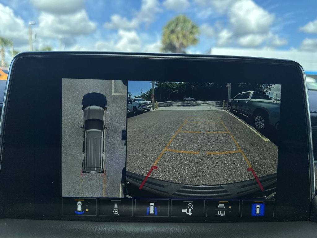 Used 2022 Black Chevrolet Z71 image 29
