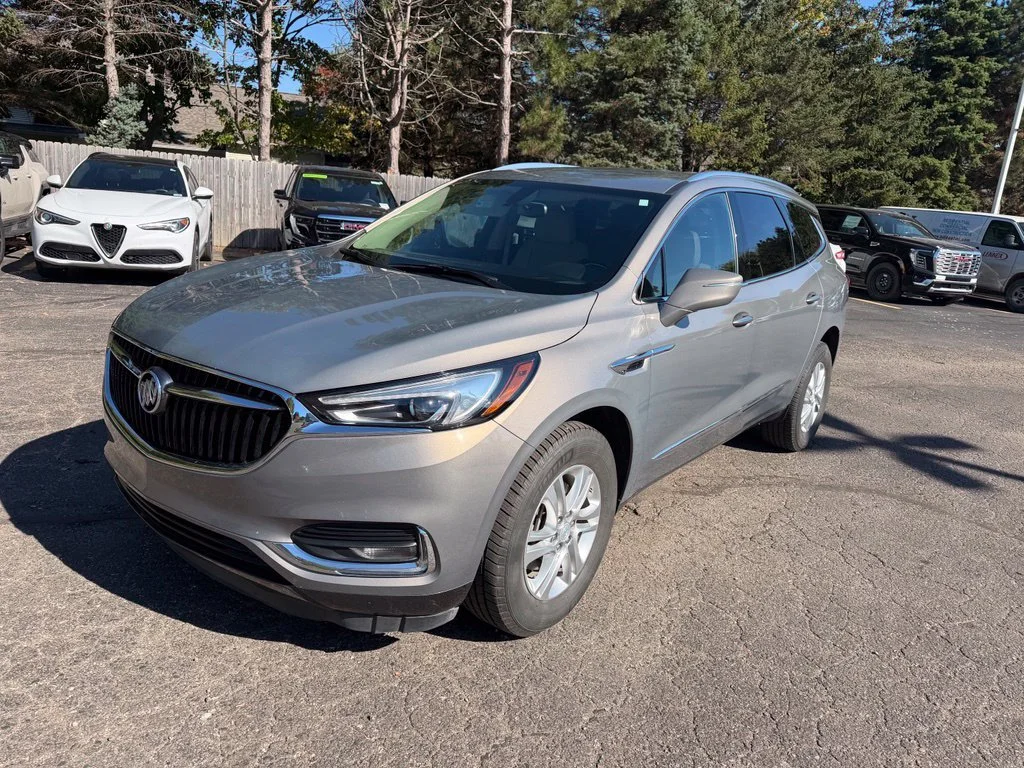 Used 2018 Includes Spectra Gray lower exterior accent color. Buick Essence image 5