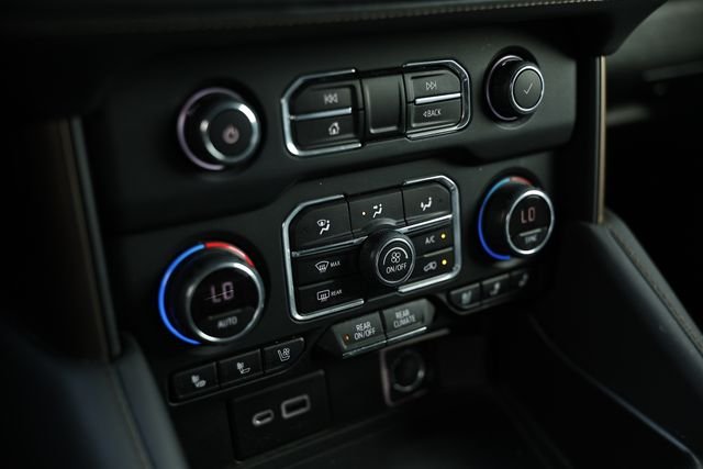 Used 2022 Black Chevrolet High Country image 41