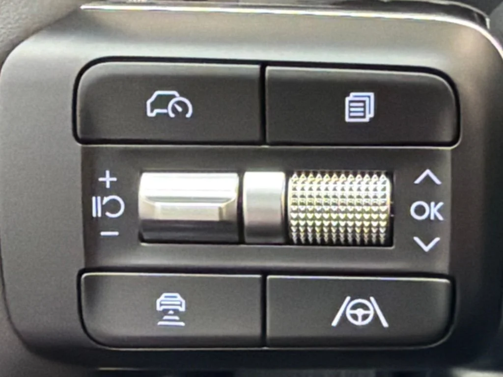 New 2027 Serenity White Hyundai SE image 22