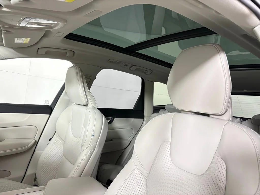 New 2026 Denim Blue Metallic Volvo Ultra image 18