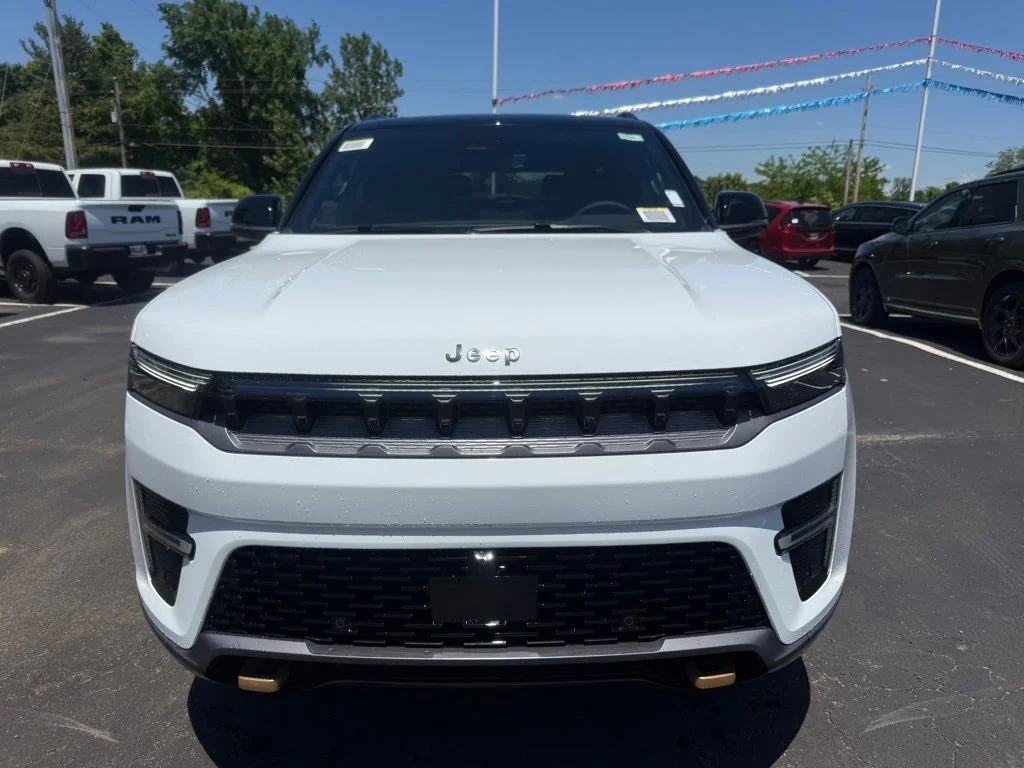 New 2026 Bright White Clear-Coat Exterior Paint Jeep  image 9