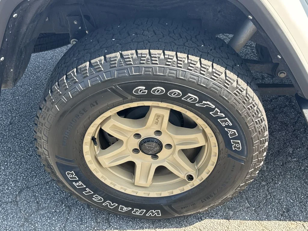 Used 2021 White Jeep Overland image 17