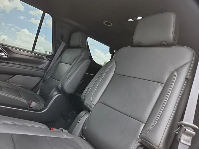 Used 2024 Iridescent Pearl Tricoat Chevrolet LT image 26