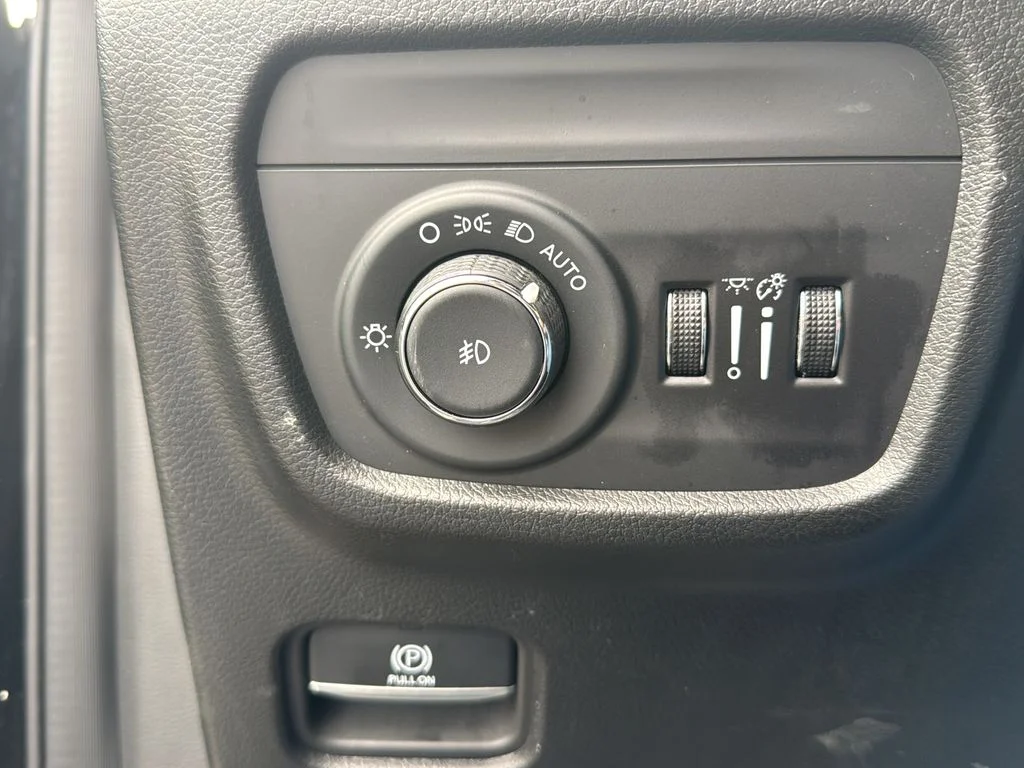 Used 2024 Black Jeep Limited image 19