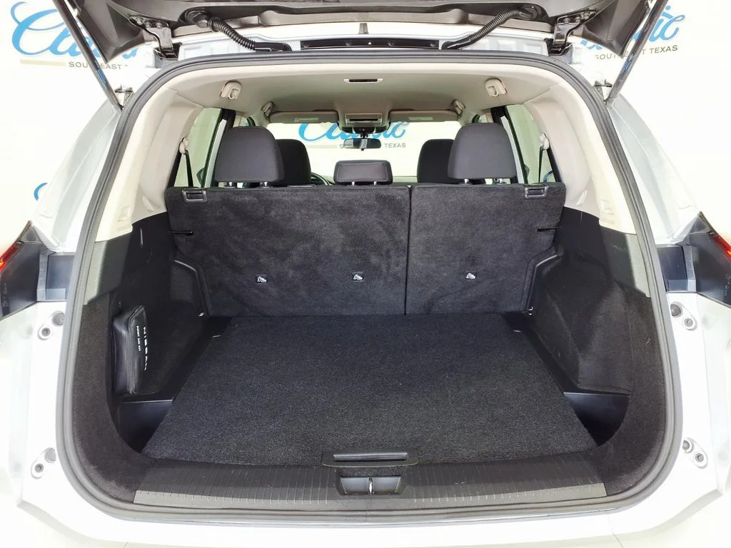 Used 2024 Silver Nissan S image 10