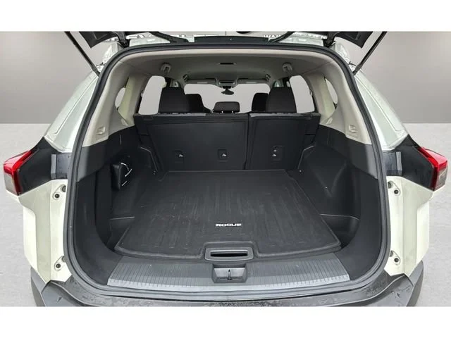 Used 2023 White Nissan SV FWD image 30