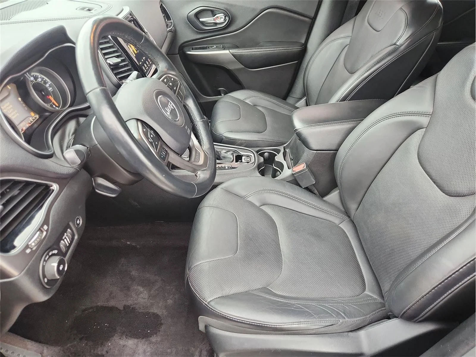 Used 2019 Red Jeep Limited image 18