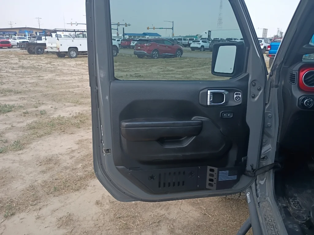 Used 2021 Granite Crystal Metallic Clearcoat Jeep Rubicon image 19