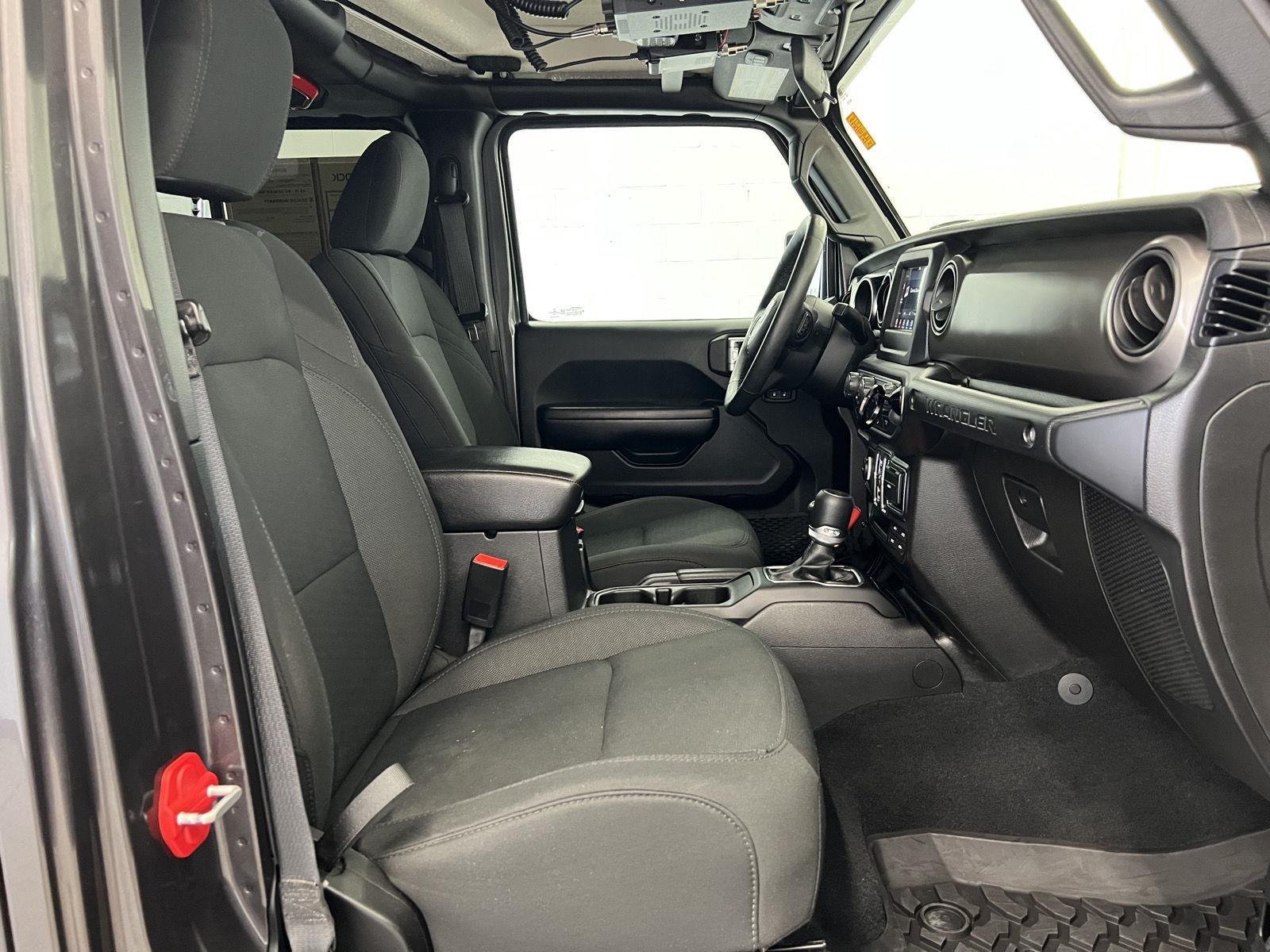 Used 2019 Granite Crystal Metallic Clearcoat Jeep Sport S image 27