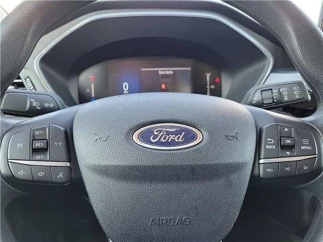 Used 2025 Oxford White Ford Active Front-Wheel Drive image 17
