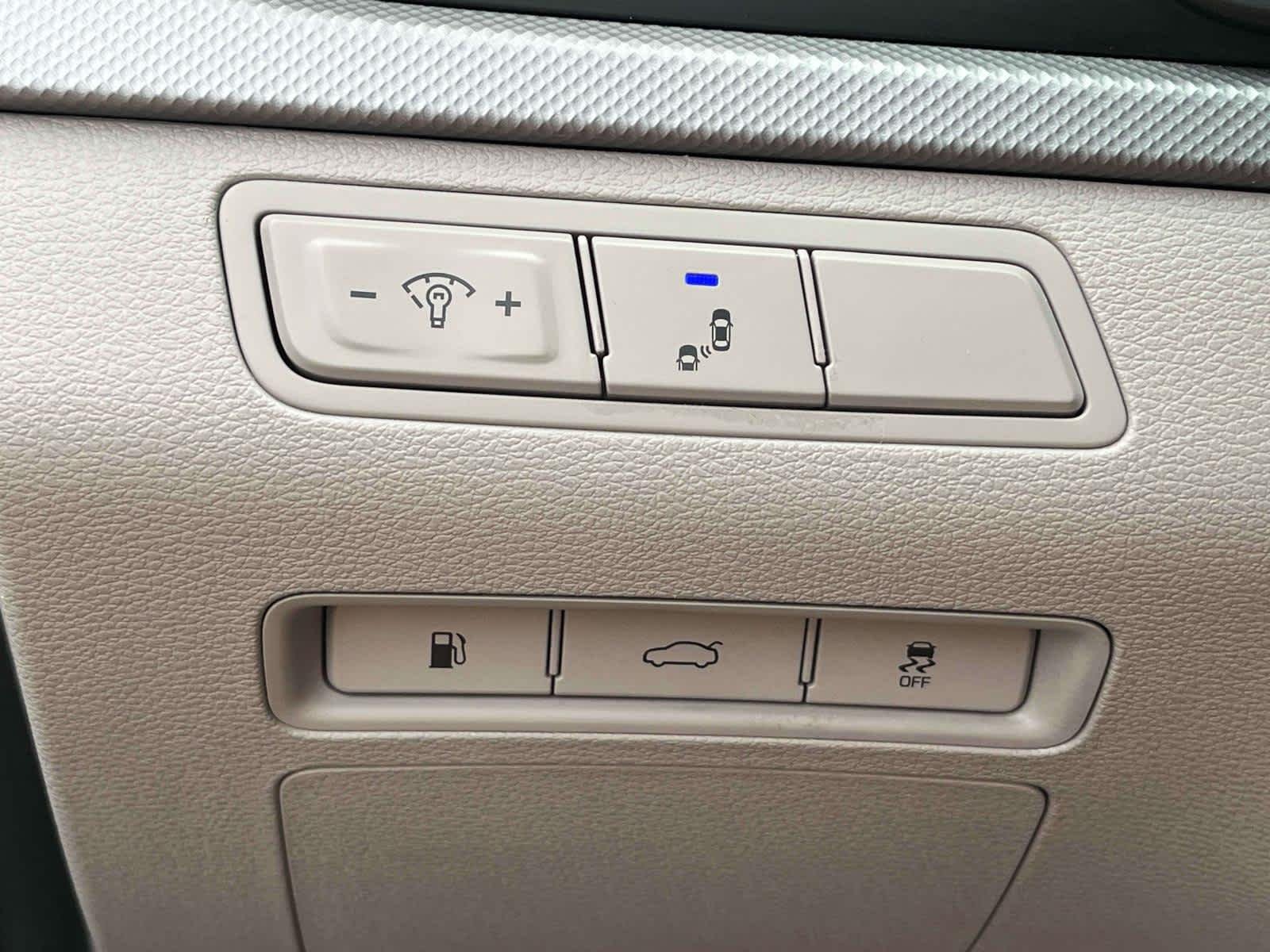 Used 2018 Lakeside Blue Hyundai SEL image 29