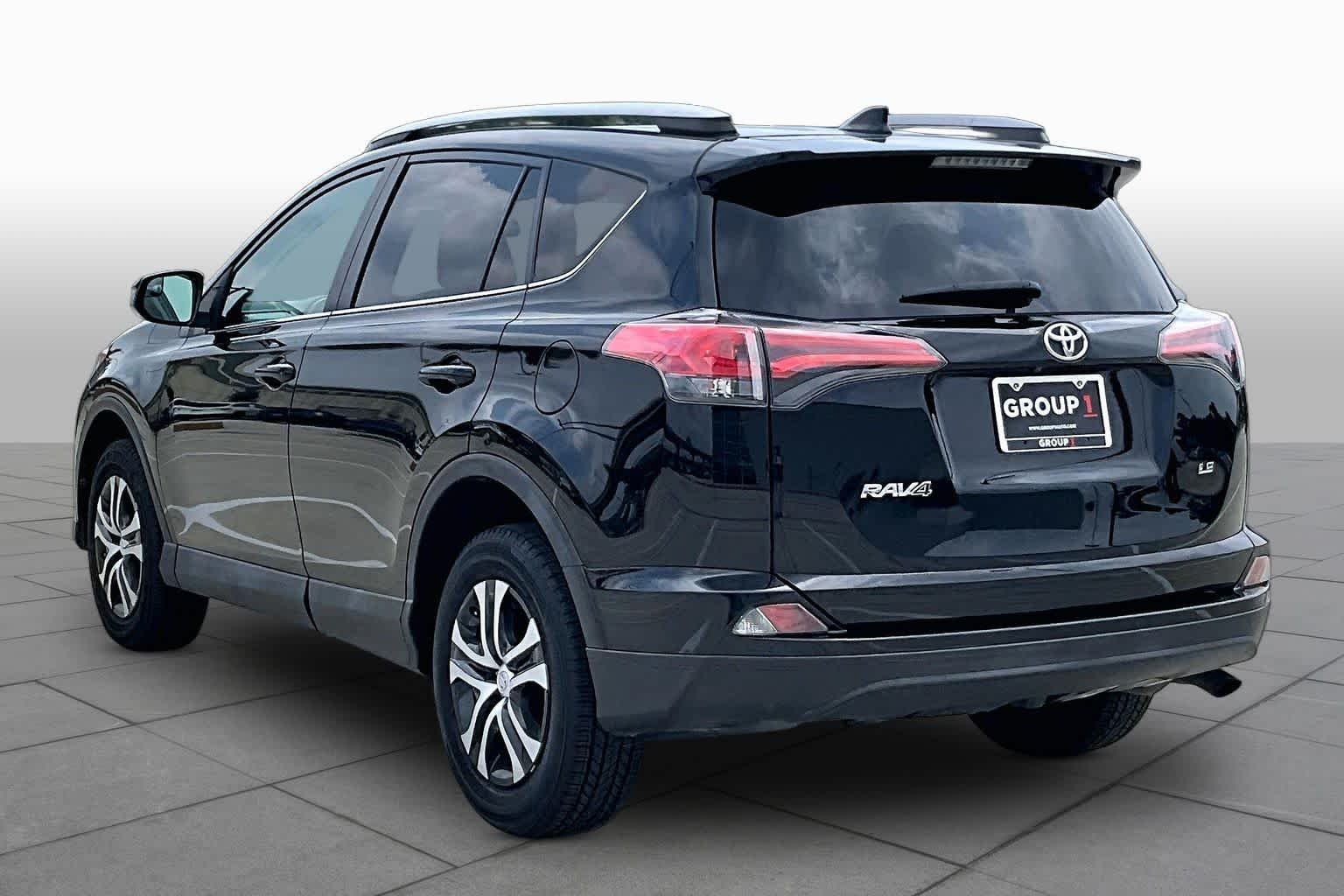 Used 2018 Black Toyota LE image 12