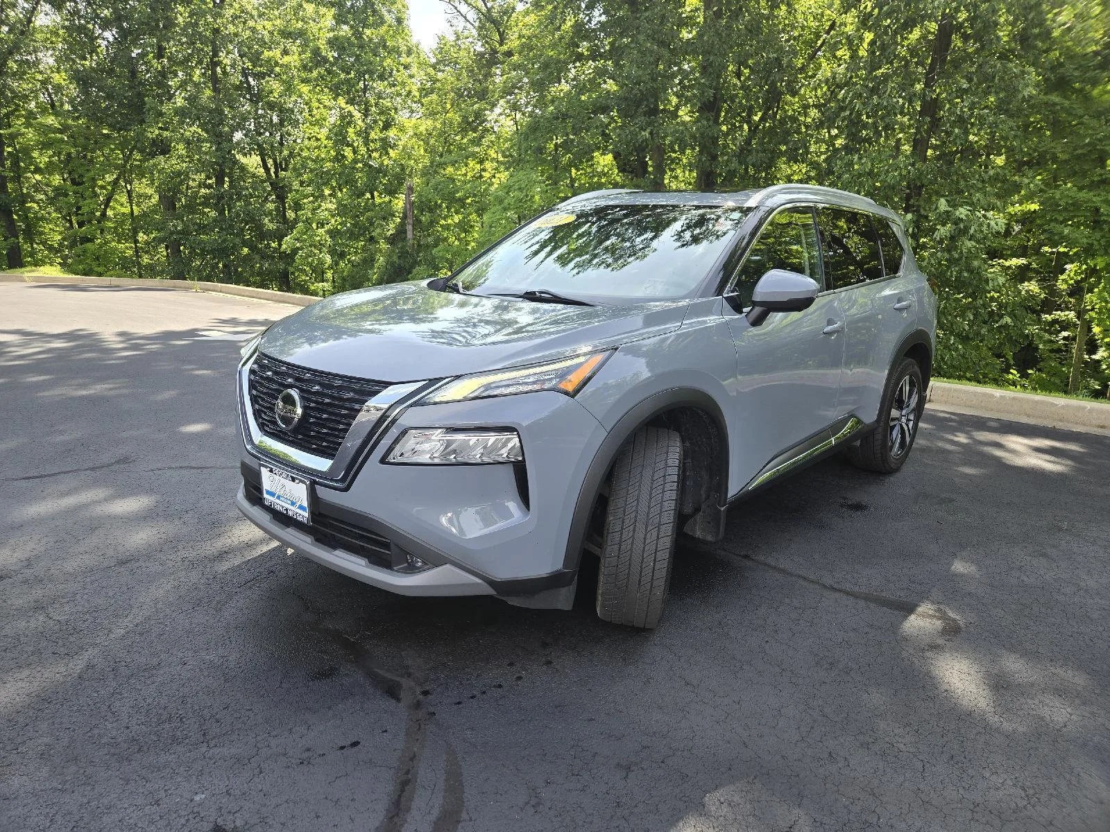 Used 2021 Boulder Gray Pearl Nissan SL image 4