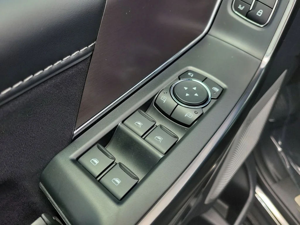 New 2026 Agate Black Metallic Ford Platinum® image 17