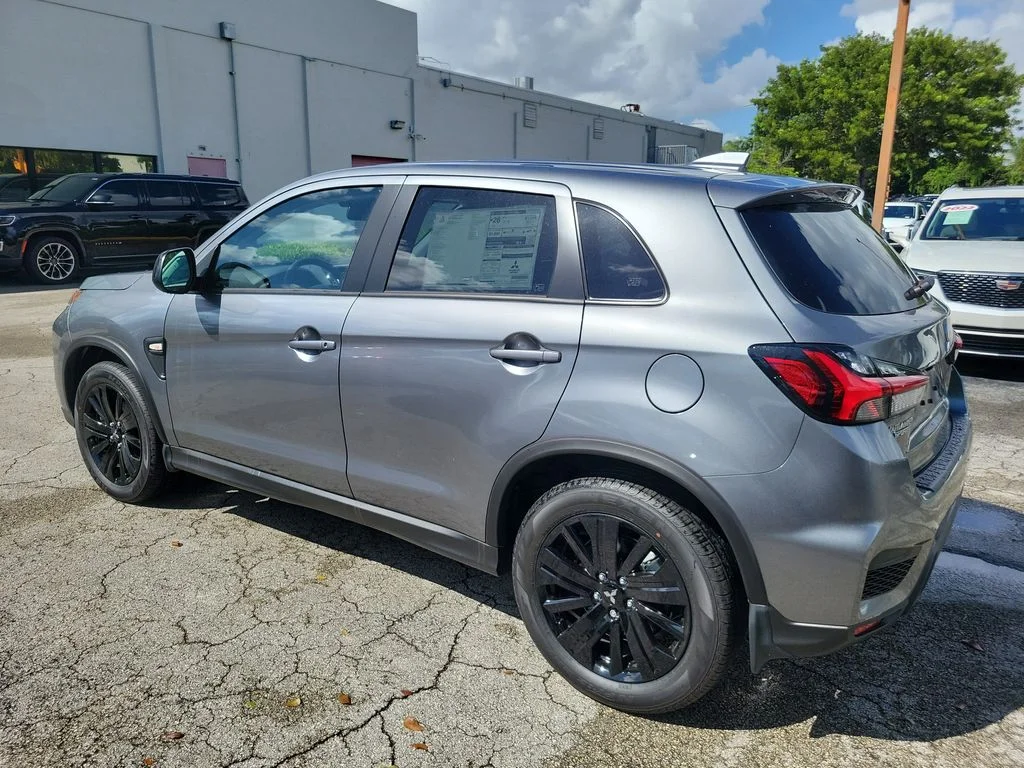 New 2027 MERCURY GRAY METALLIC Mitsubishi 2.0 LE AWC image 5