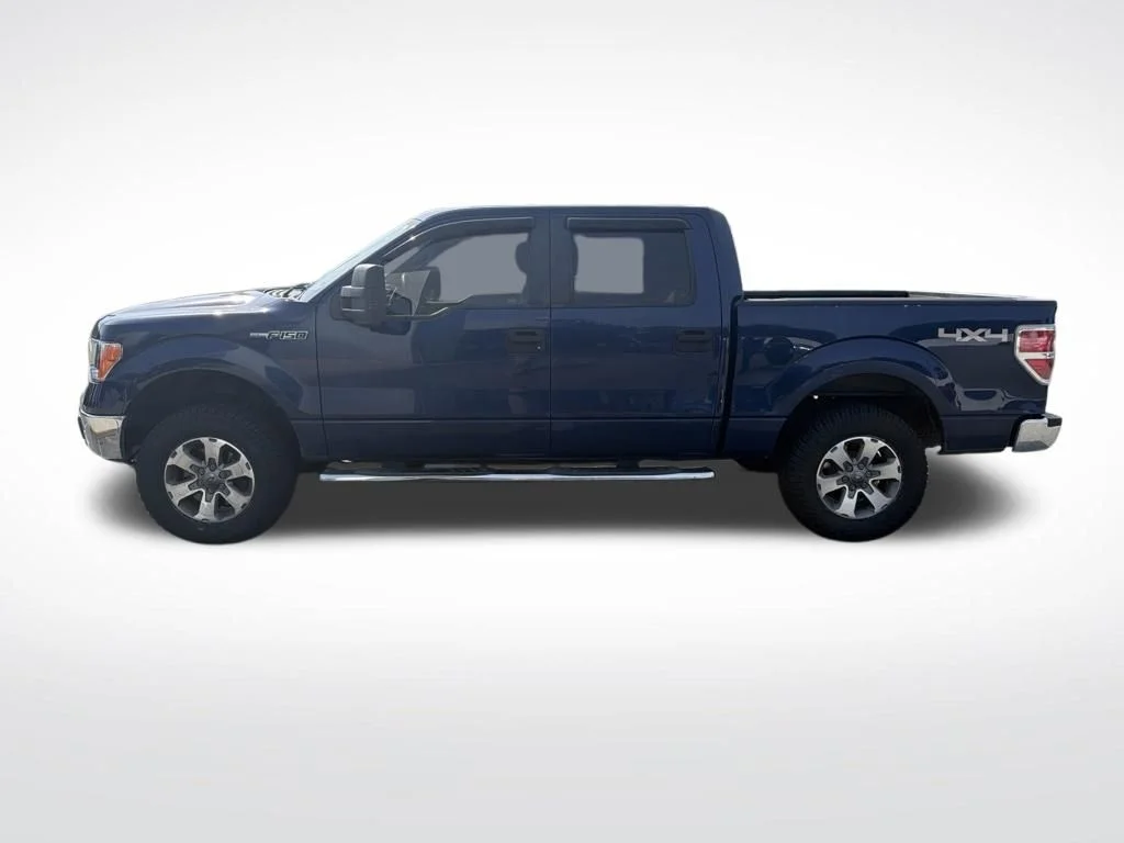 Used 2012 Blue Ford XLT image 2