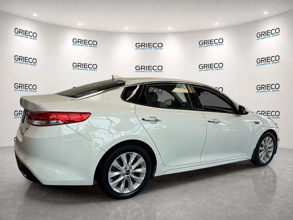 Used 2018 White Kia EX image 7
