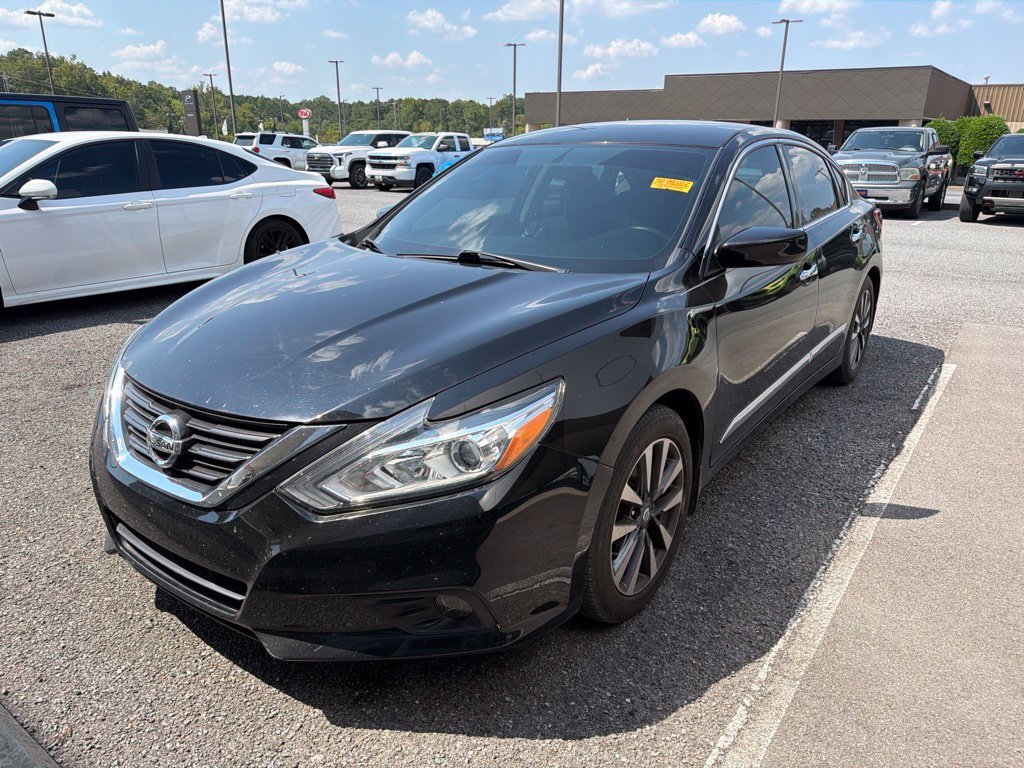 Used 2017 Super Black Nissan 2.5 SV image 1