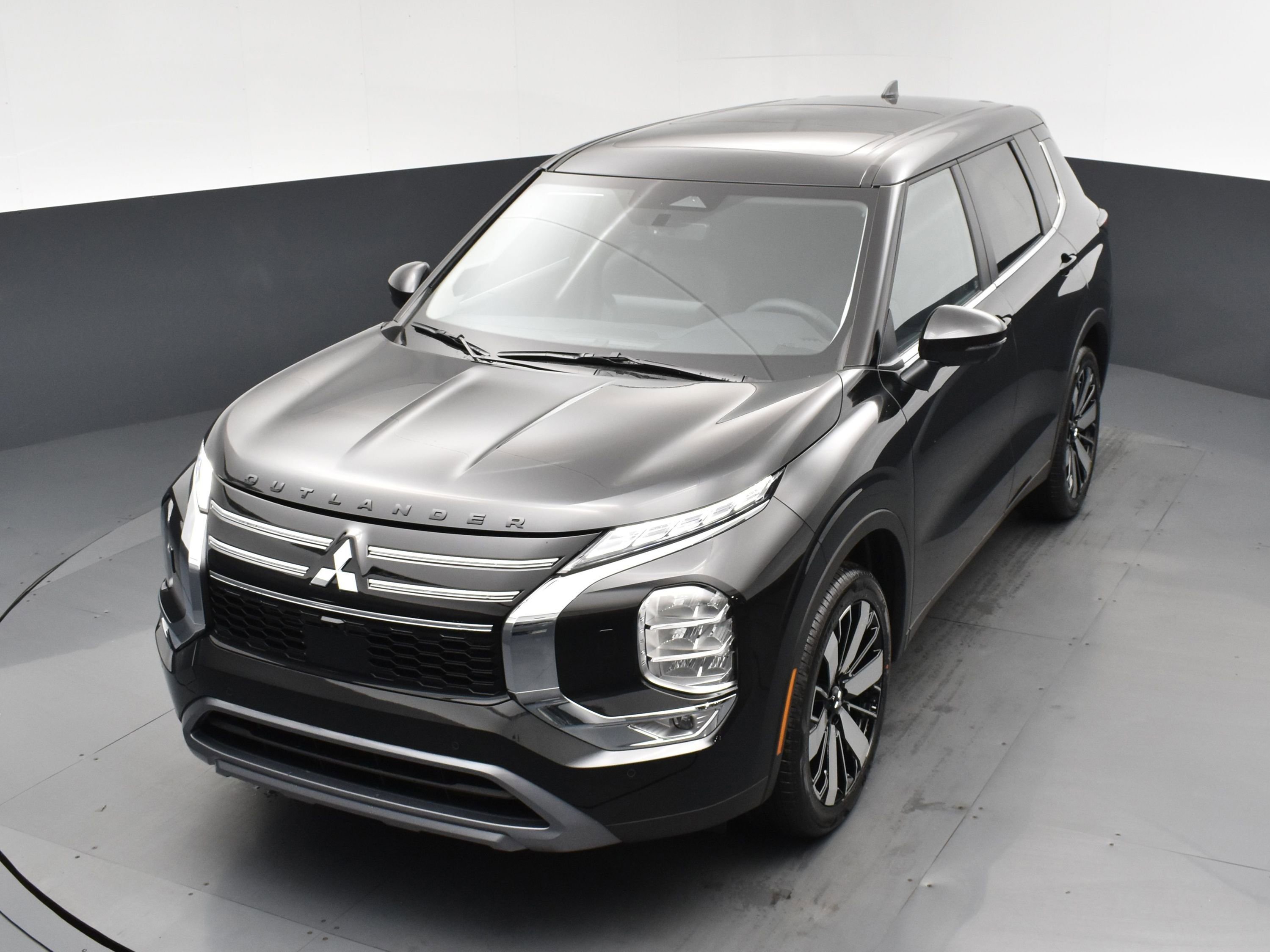 New 2026 Black Diamond Mitsubishi SE image 22