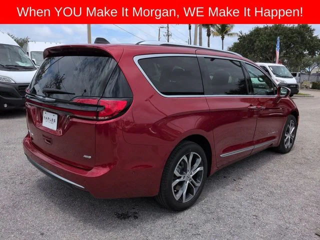 Used 2024 Red Chrysler Pinnacle image 7