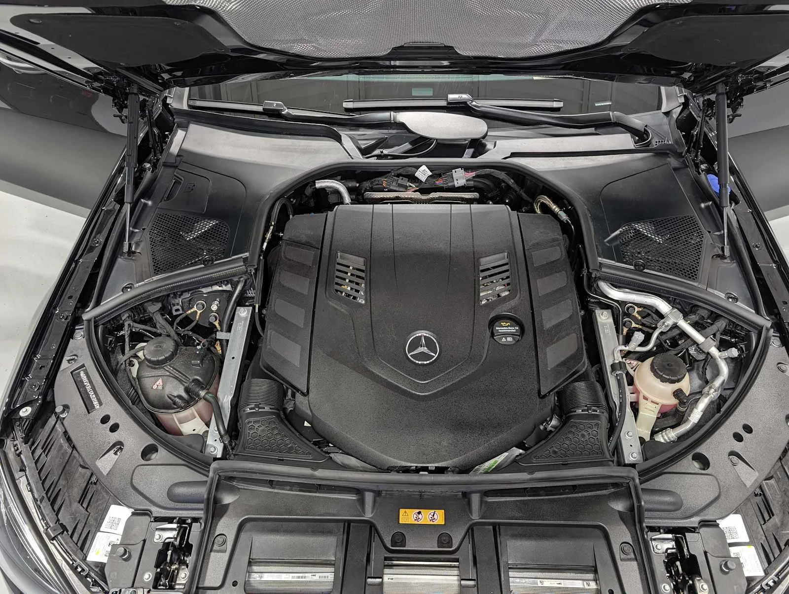 Certified Used 2026 Obsidian Black Metallic Mercedes-Benz S 580 image 14