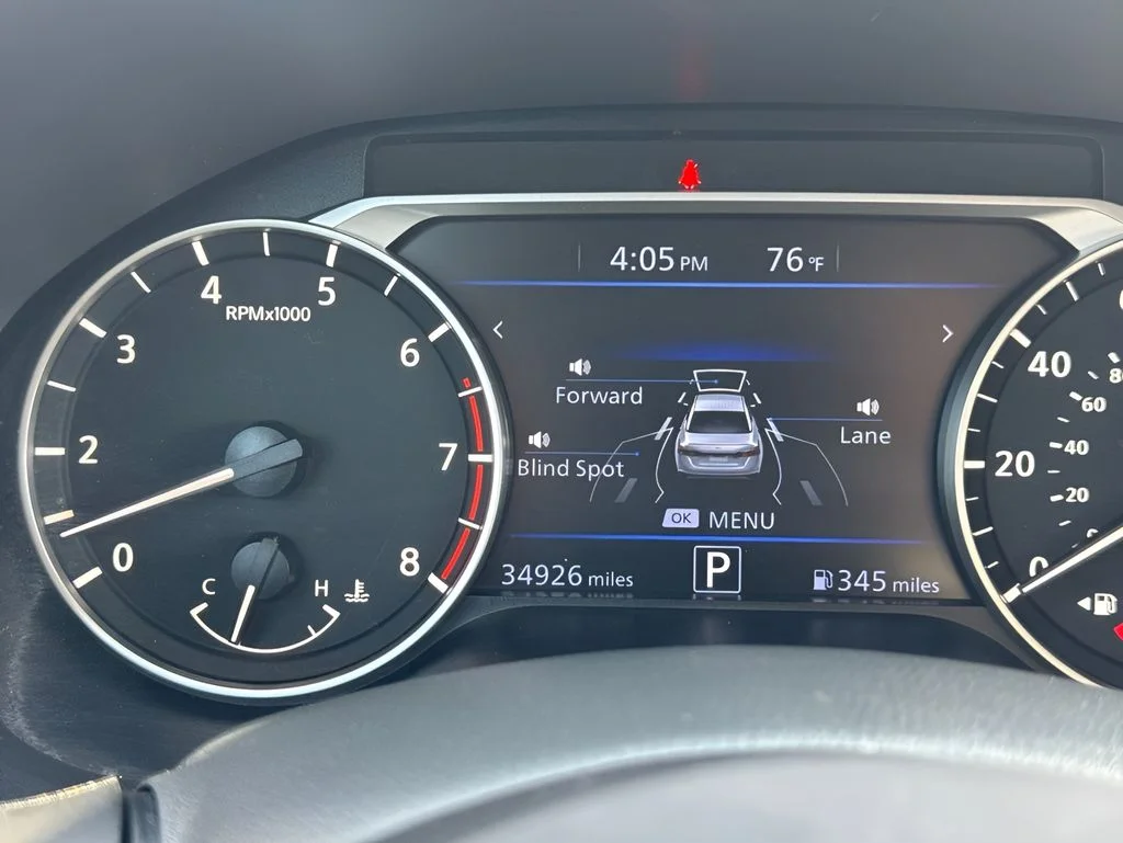 Used 2025 Black Nissan 2.5 SR image 21