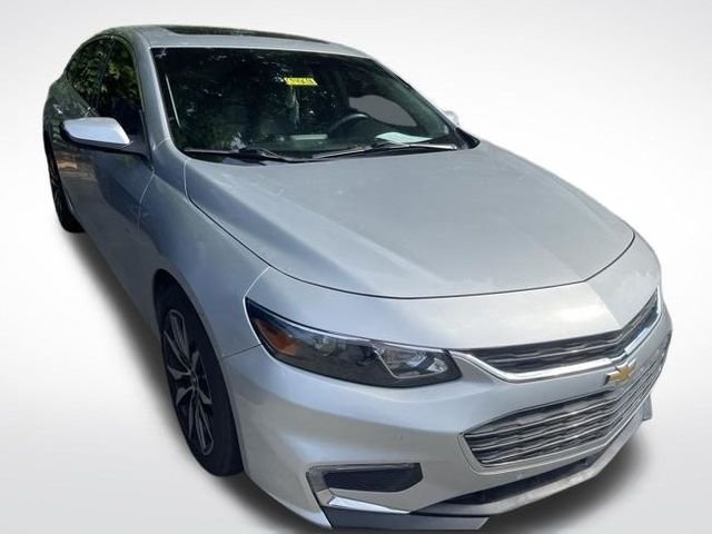 Used 2016 Silver Chevrolet LT image 9