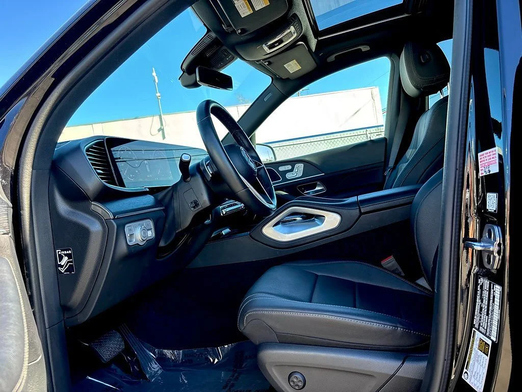 Used 2025 Black Mercedes-Benz GLE 450 4MATIC® image 8