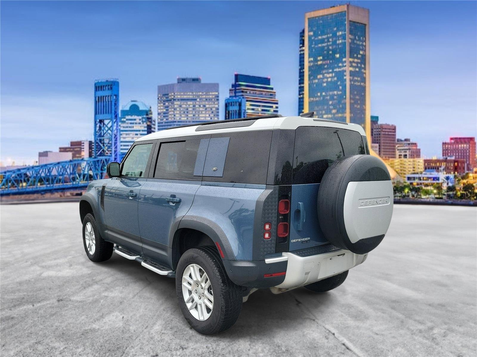 Used 2020 Fuji White Land Rover HSE image 2