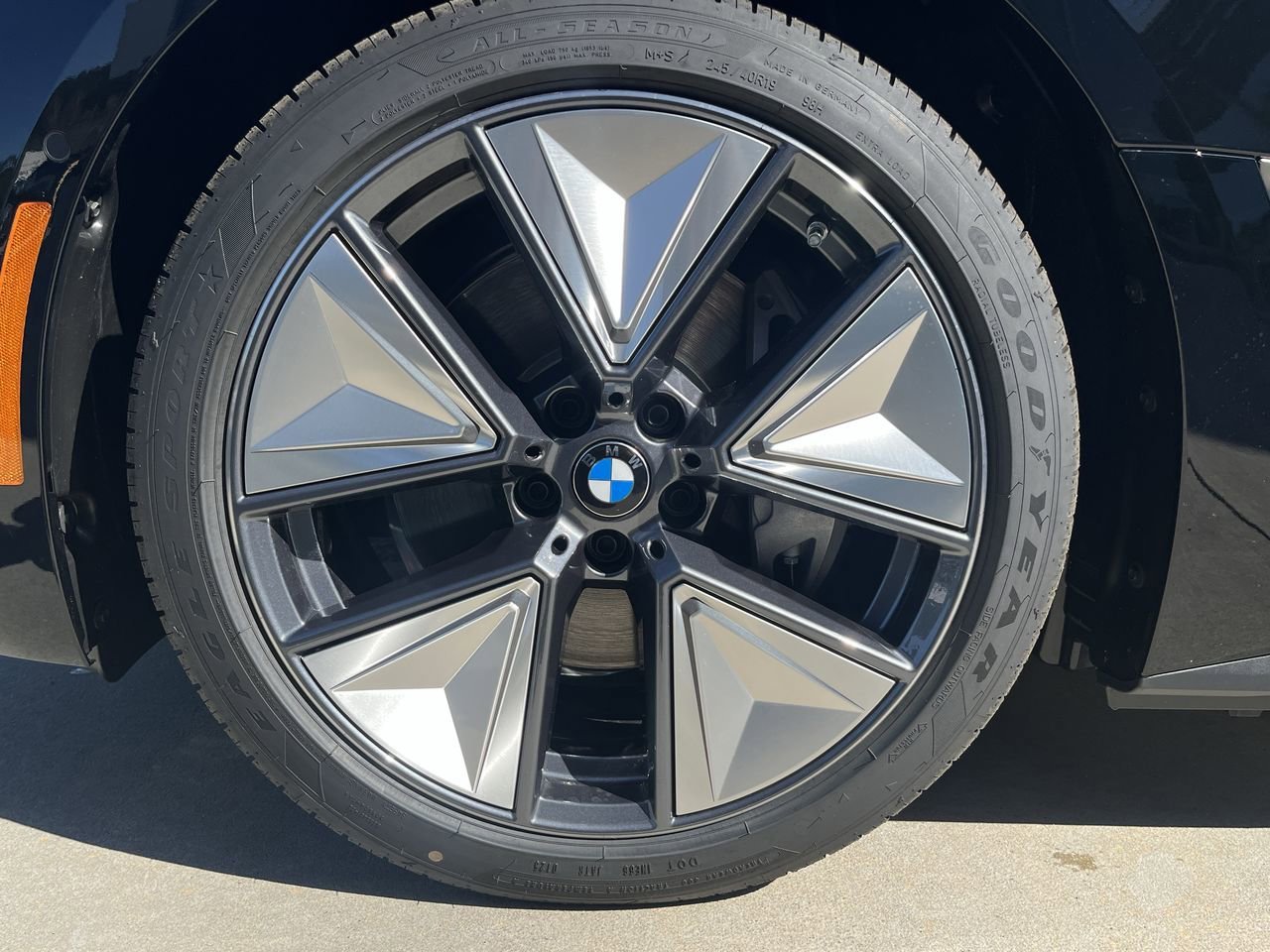 2025 BMW i4 40 - Photo 13