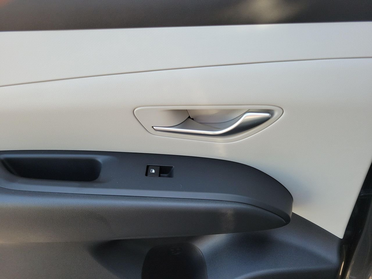New 2026 Amazon Gray Hyundai SEL AWD image 12