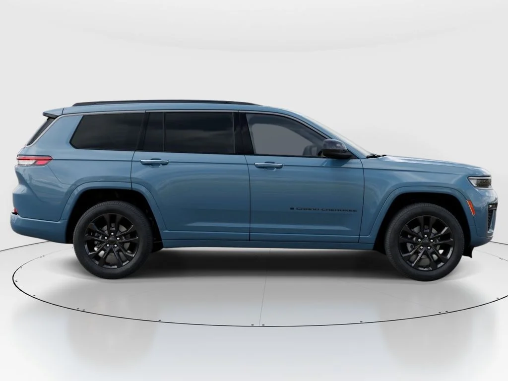 New 2026 Steel Blue Exterior Paint Jeep Limited Reserve image 23