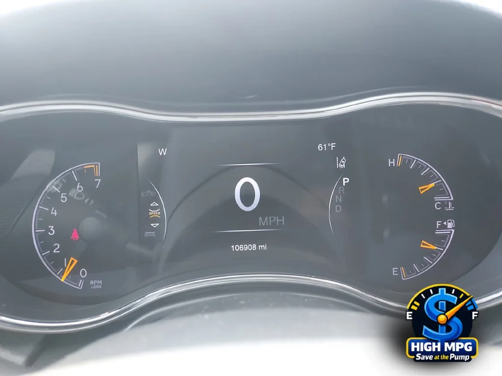 Used 2020 Gray Jeep Altitude image 28