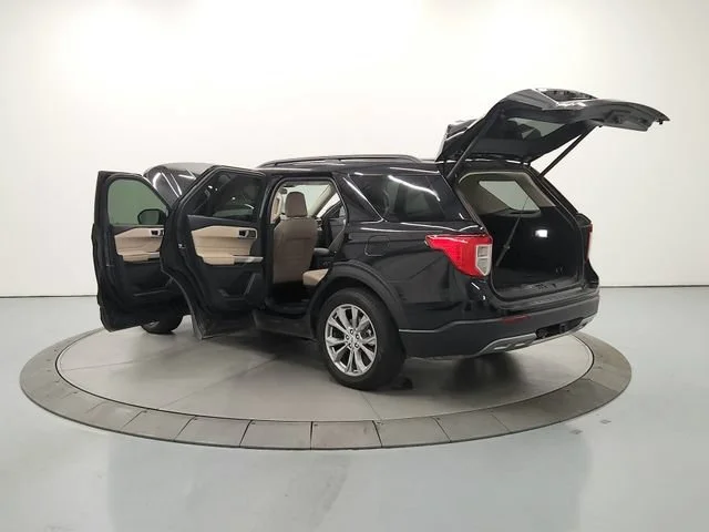 Used 2023 Agate Black Metallic Ford XLT image 14