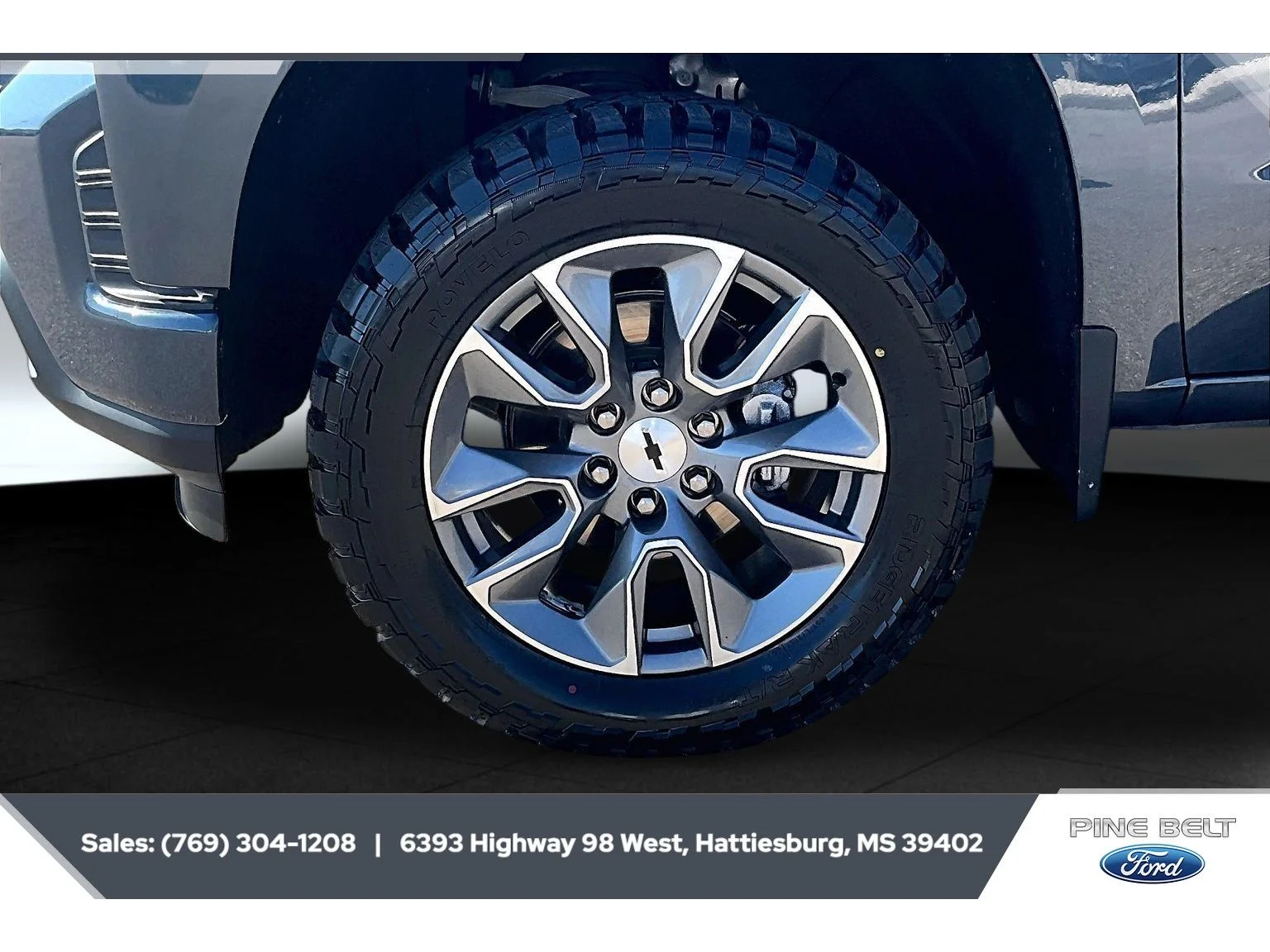 Certified Used 2021 Shadow Gray Metallic Chevrolet RST image 7