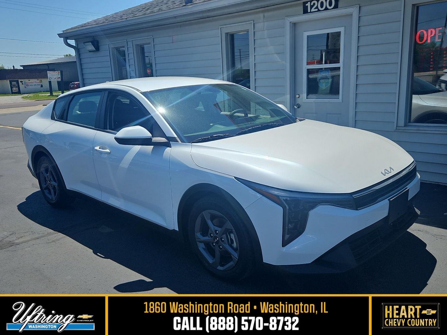 2025 Kia K4 LXS AT's photo