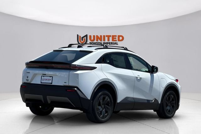 New 2026 Wind Chill Pearl <sup>1</sup> Toyota  SE image 3