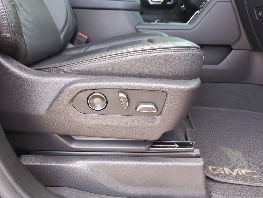 Used 2025 Black GMC Denali image 36