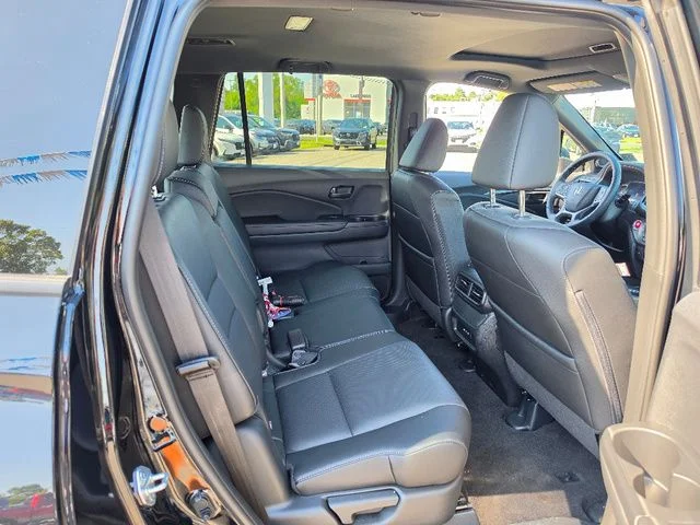 2025 Honda Passport EX-L - Photo 14