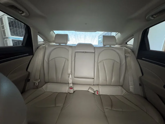 Used 2017 Pepperdust Metallic Buick Essence image 8