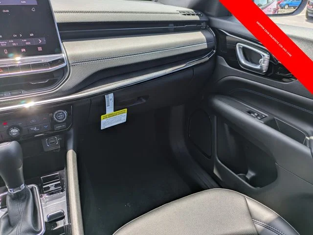 2025 Jeep Compass Latitude - Photo 18