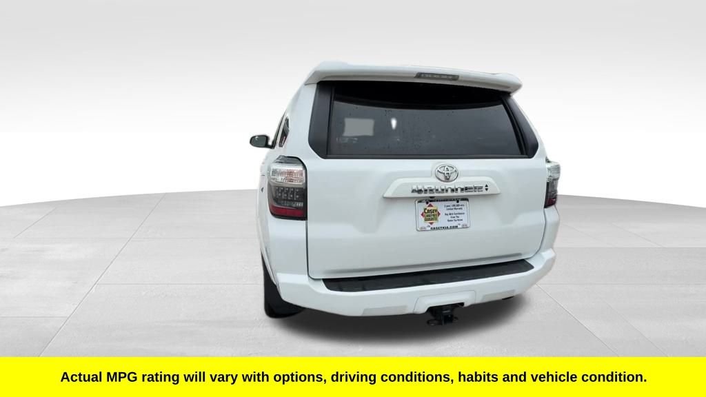 2024 Toyota 4Runner SR5 Premium photo 4